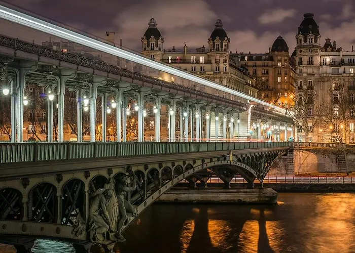 16 Near Eiffel Tower *