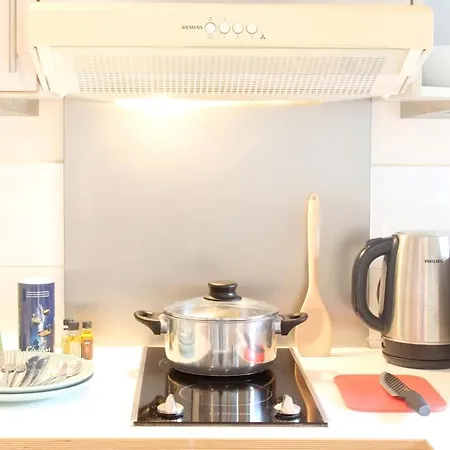 16 Near Eiffel Tower * 巴黎